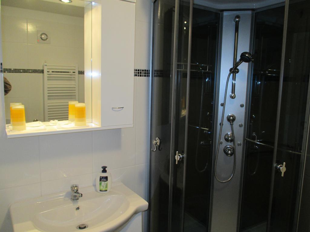 Studio Brnat Apartment โคบาริด ห้อง รูปภาพ