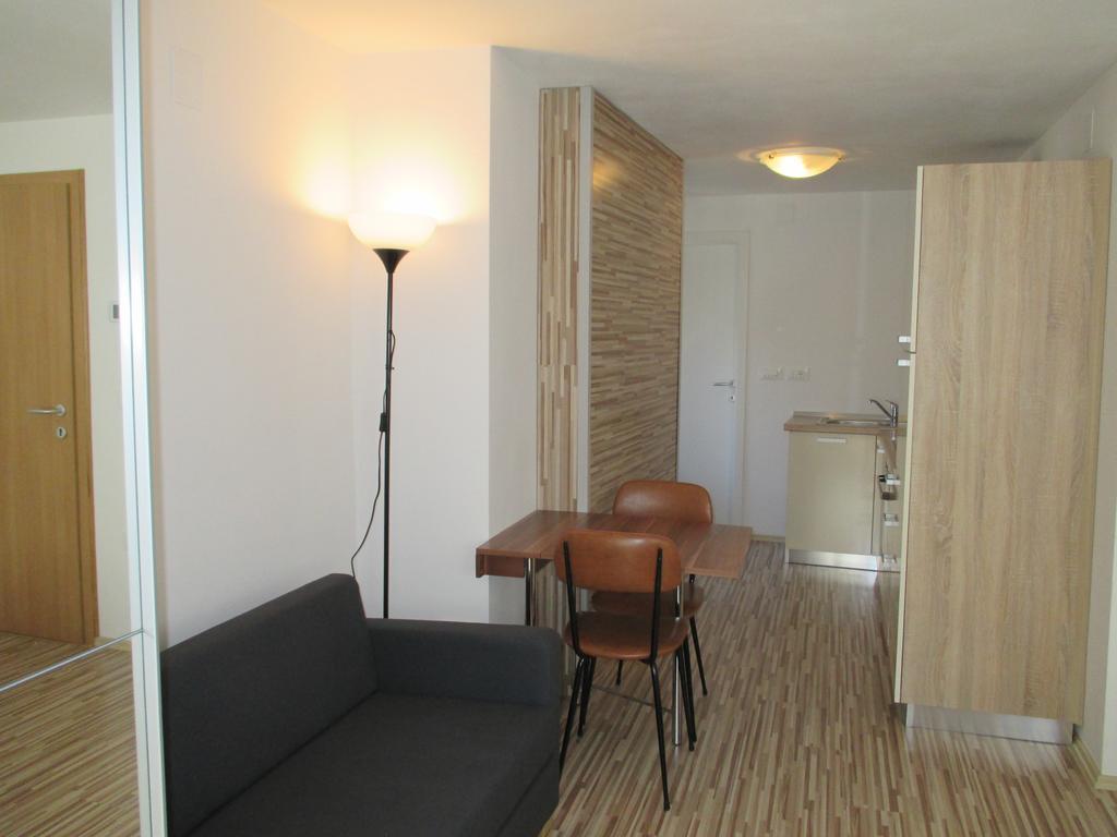 Studio Brnat Apartment โคบาริด ห้อง รูปภาพ