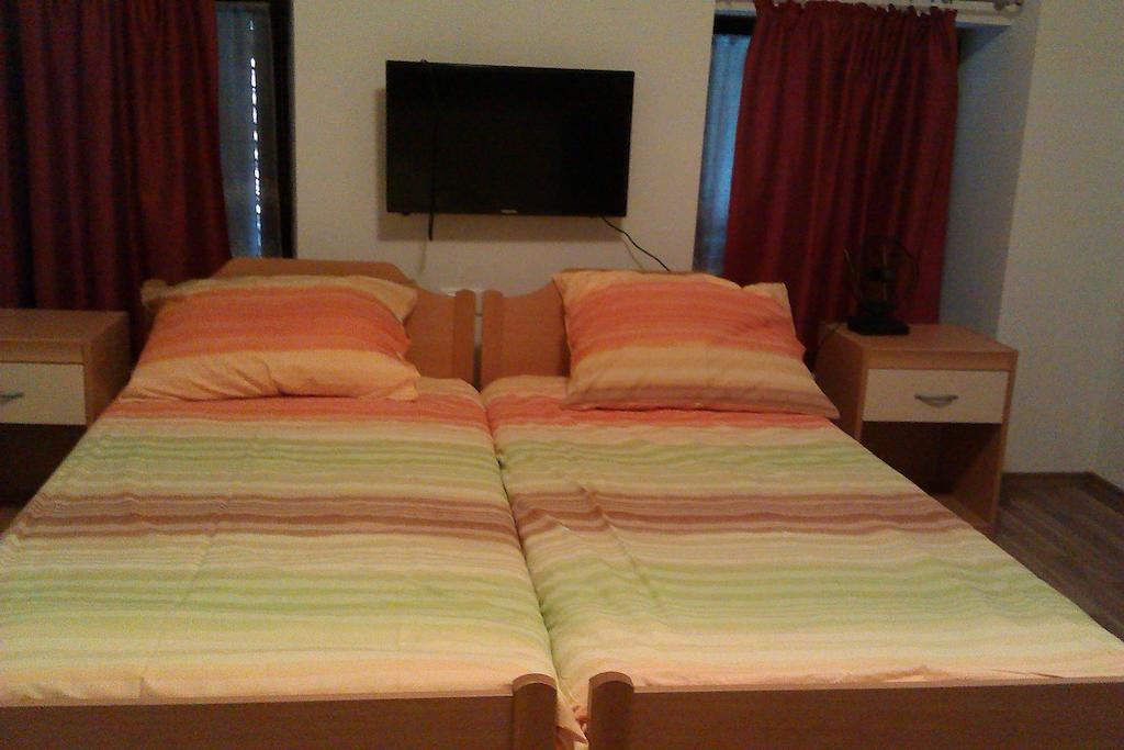 Studio Brnat Apartment โคบาริด ห้อง รูปภาพ
