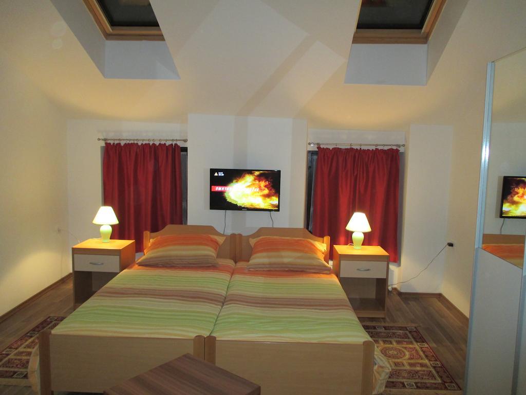 Studio Brnat Apartment โคบาริด ห้อง รูปภาพ